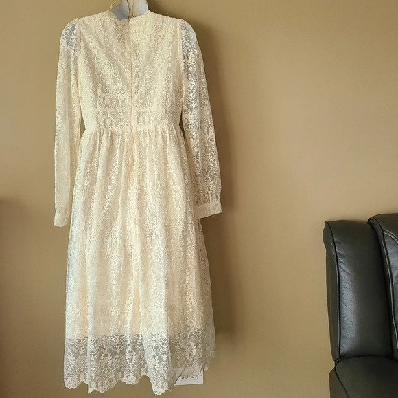 NWT Bluestreak Ivory Lace Dress - Picture 5 of 12